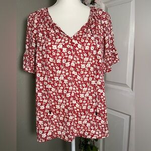 💥 NWT W5 Red floral blouse
